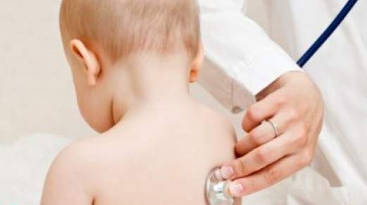 Copil de 11 luni, ajuns în stare critică la spital! Medicii au rămas şocaţi când au aflat ce mânca 