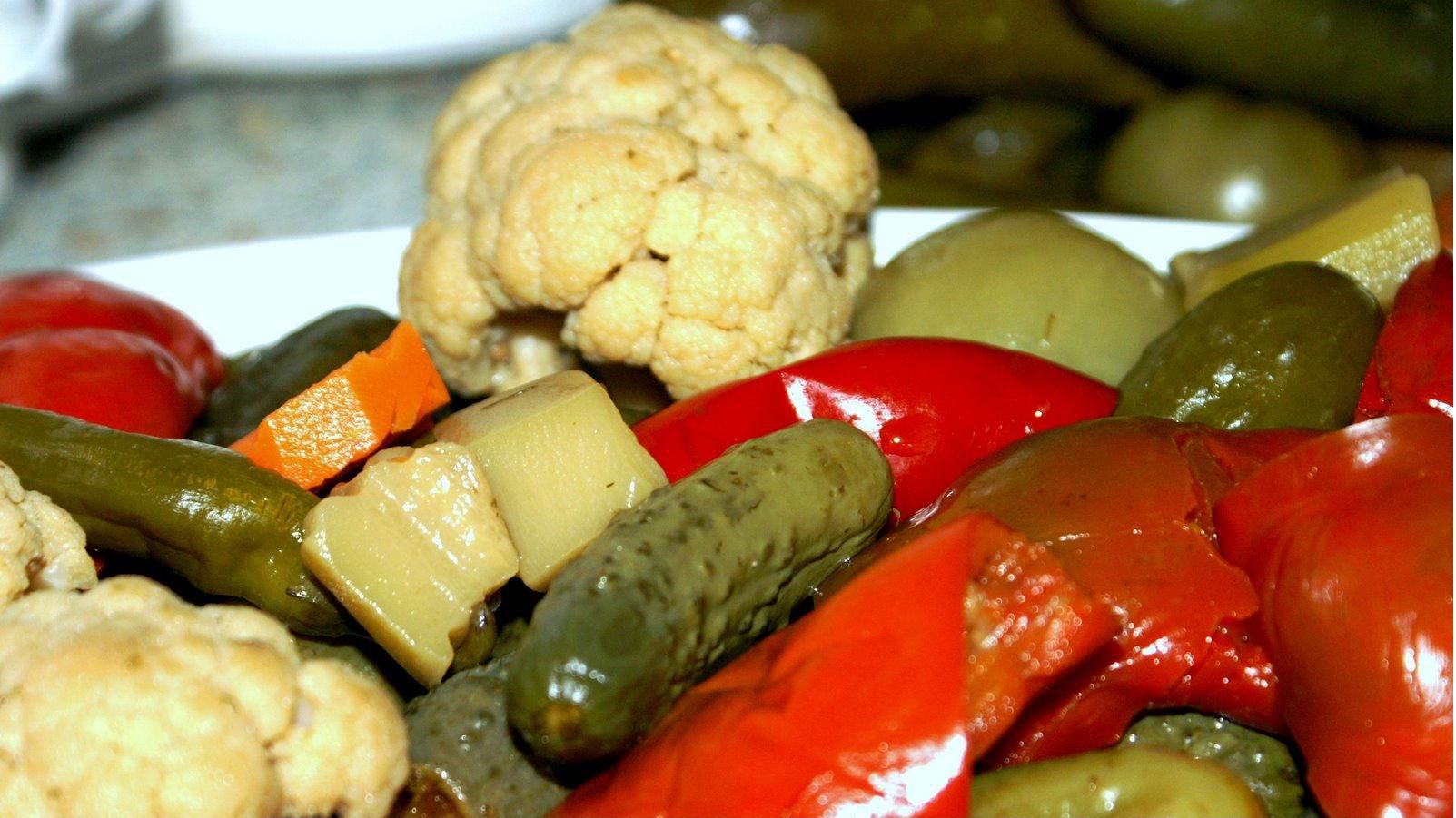 Avertismentul medicilor: Cât de sănătoase sunt, de fapt, murăturile?