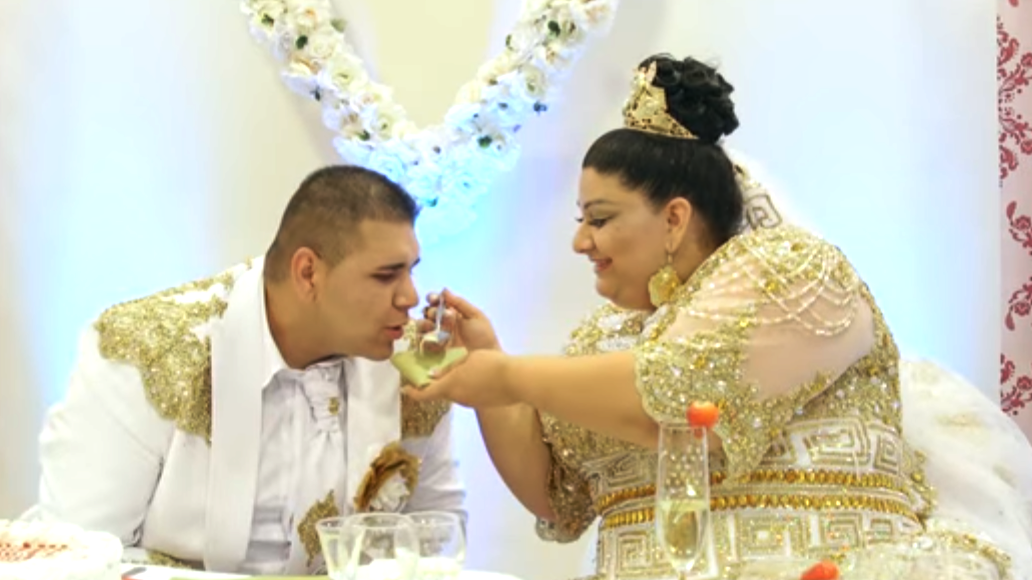 Cea mai EXTRAVAGANTĂ nuntă. Costumele lor au uimit o lume întreagă. VIDEO