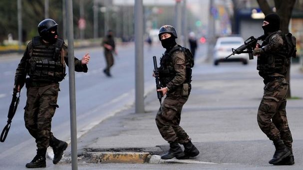 Atentat sinucigaş: cel puţin 31 de morţi şi 65 de răniţi
