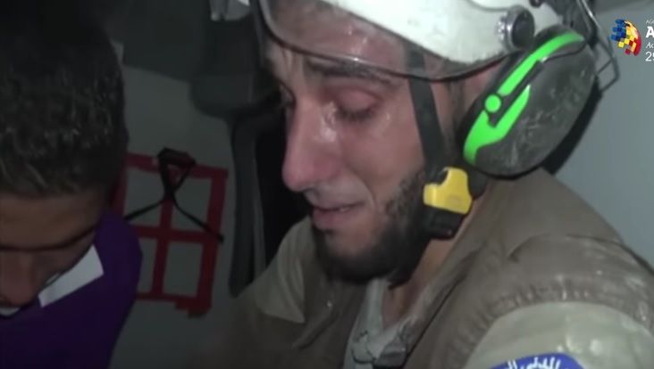 Miracolul războiului din Siria. Bebeluş de doar o lună, salvat după bombardamente