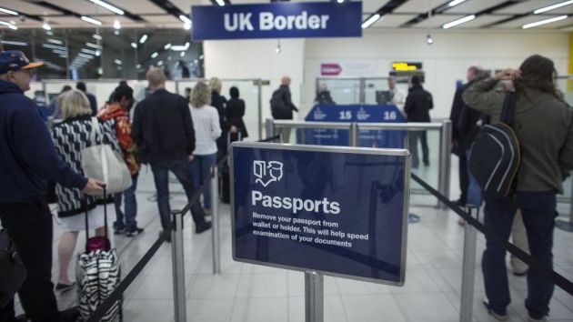 BREXIT-ul capătă accente xenofobe. Londra ar vrea liste cu angajații străini