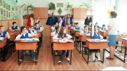 Dispută între preşedinte şi Ministerul Educaţiei: Numirea directorilor provocă tensiuni