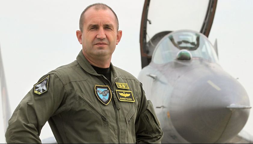 Analiști: O victorie a generalului Rumen Radev poate aduce incertitudini și o apropiere de Rusia