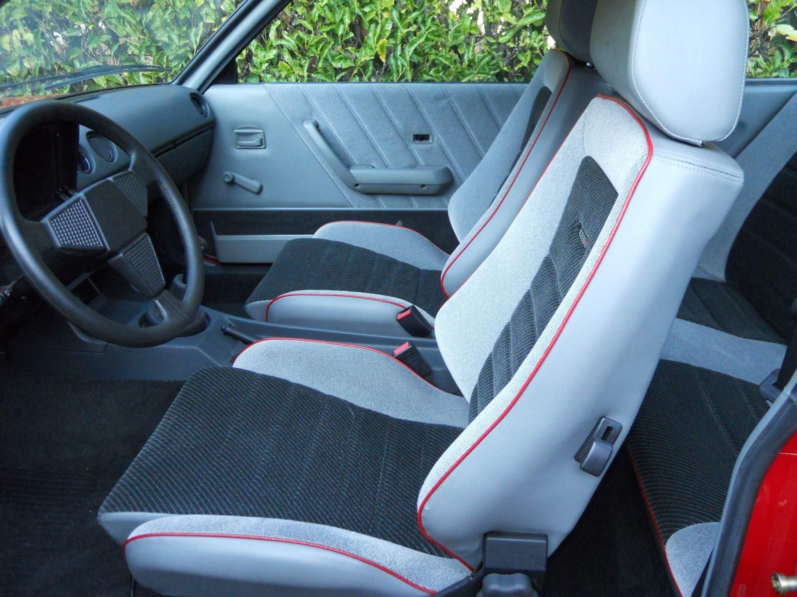 Incredibil! Cum arată Opelul Manta, fabricat în anii '70, nemişcat de 27 de ani. Costă 60.000 €