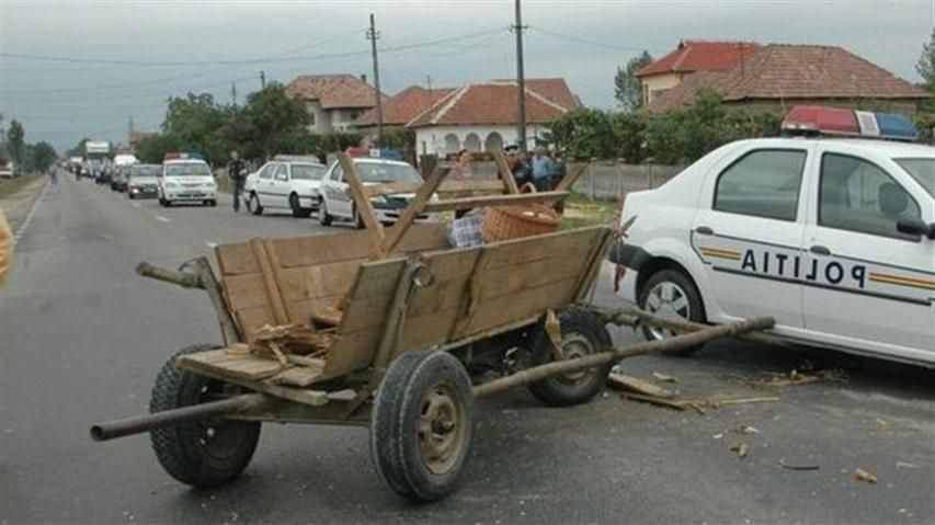 Căruță implicată într-un accident, în Țăndărei. Patru copii accidentați