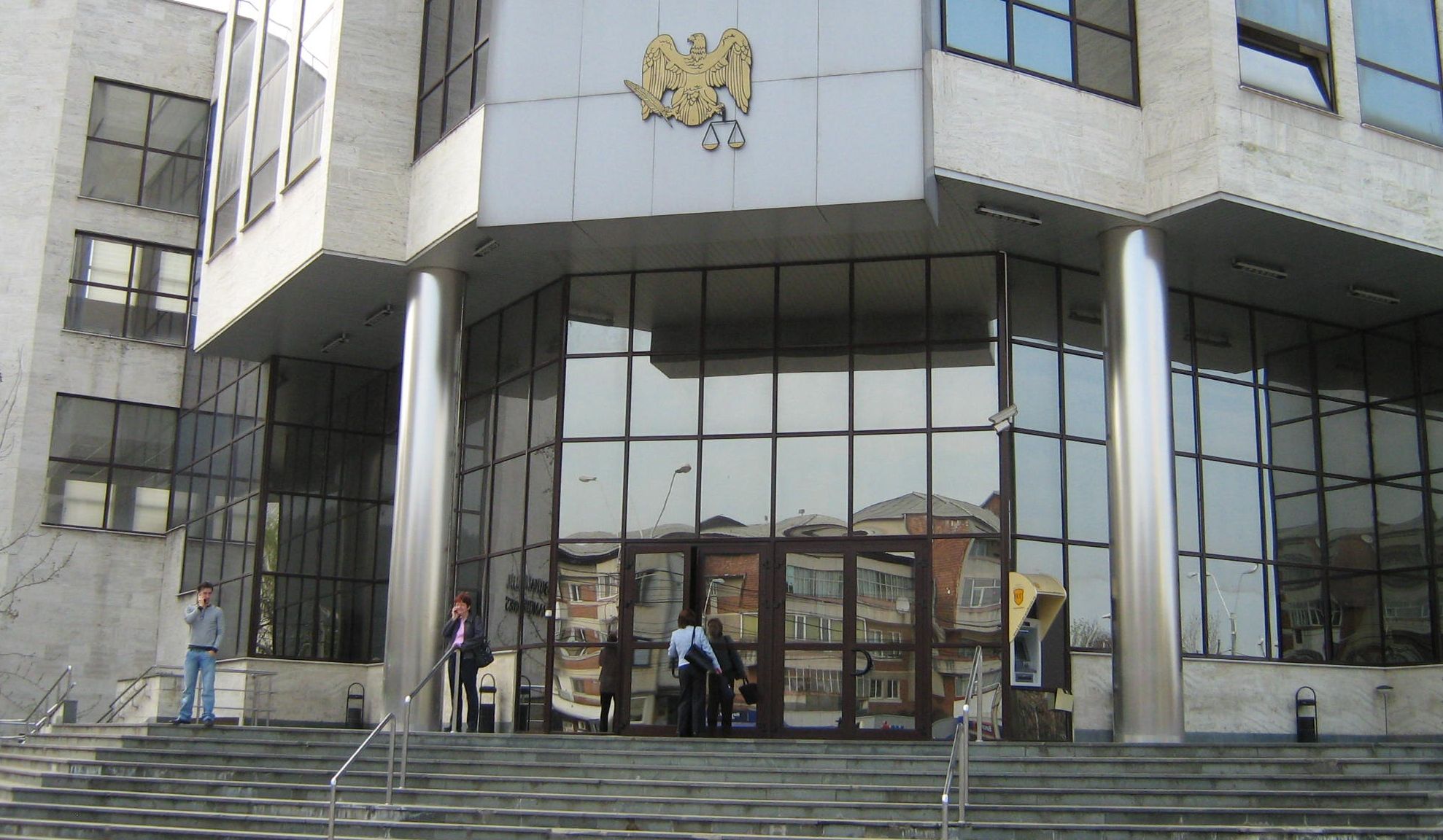 Alertă falsă cu bombă la Tribunalul Maramureş! SRI: Pachetul avea elemente de dispozitiv explozibil