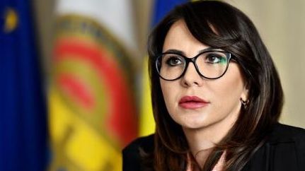 Ana Maria Pătru, şefa AEP, reținută de DNA pentru trafic de influență. Irina Socol, suspectă