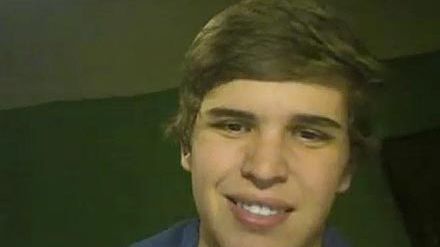 După moartea copilului părinții au aflat: "Fiul vostru a pus un clip online. Trebuie să-l vedeți"