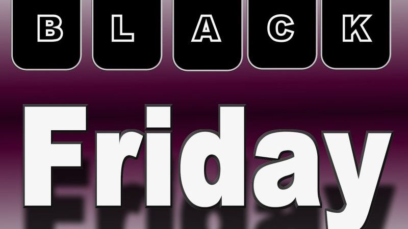 S-a dat startul! Black Friday 2016 a început chiar astăzi în aceste magazine