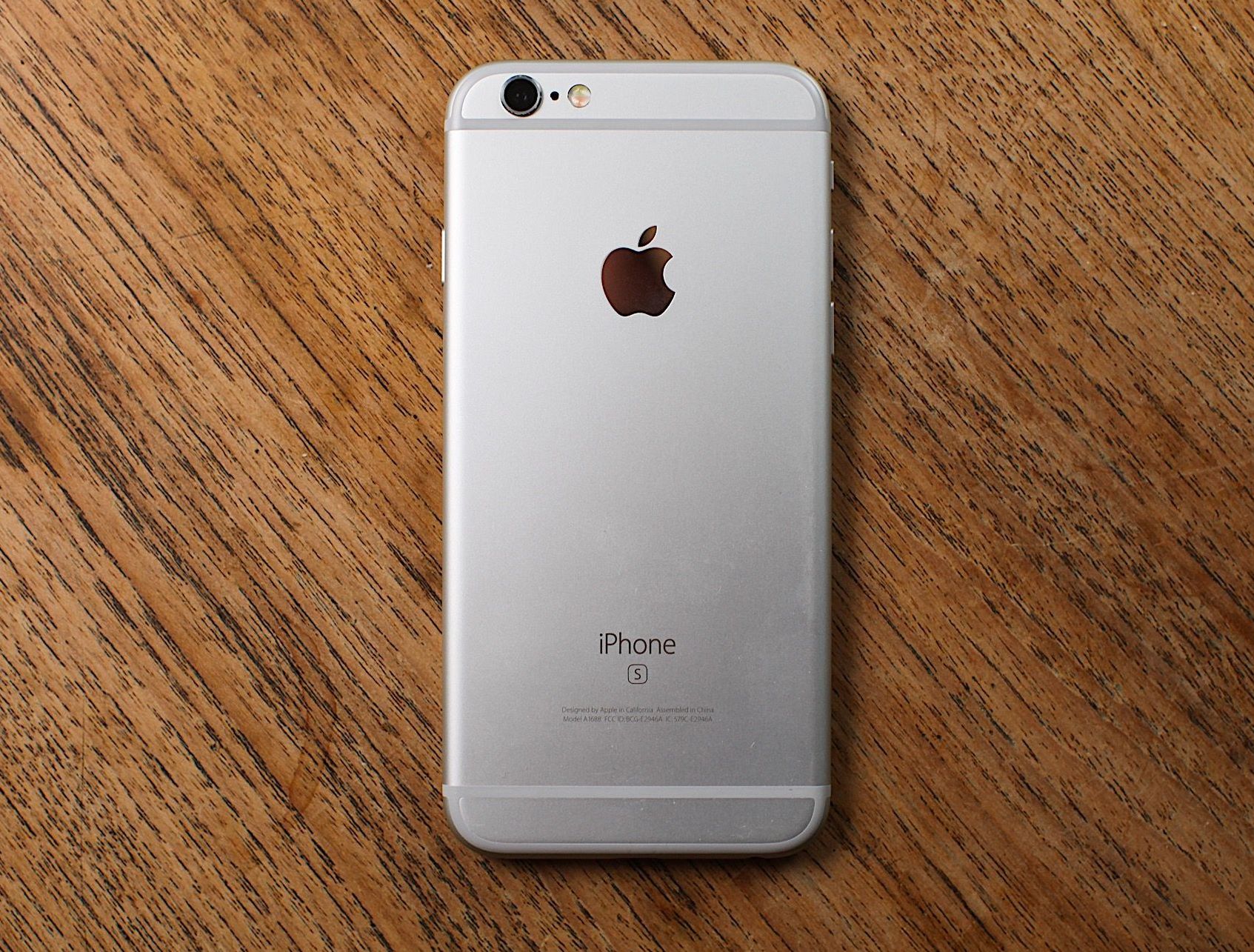 Black Friday iPhone 6S - Care este oferta eMAG pentru telefoanele Apple