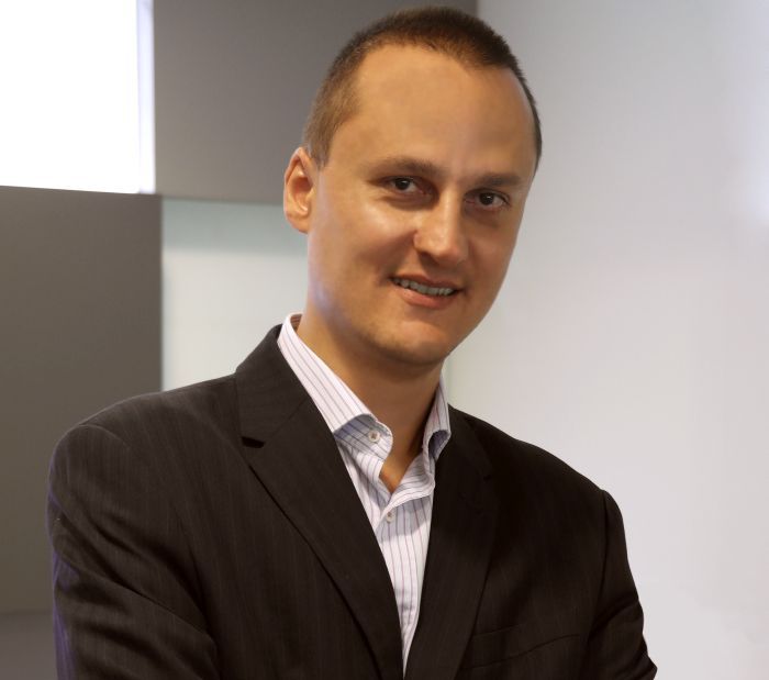 Şef de divizie Samsung, declaraţie revoltătoare: "Întâi tablete în şcoli, apoi toaletele din curte"