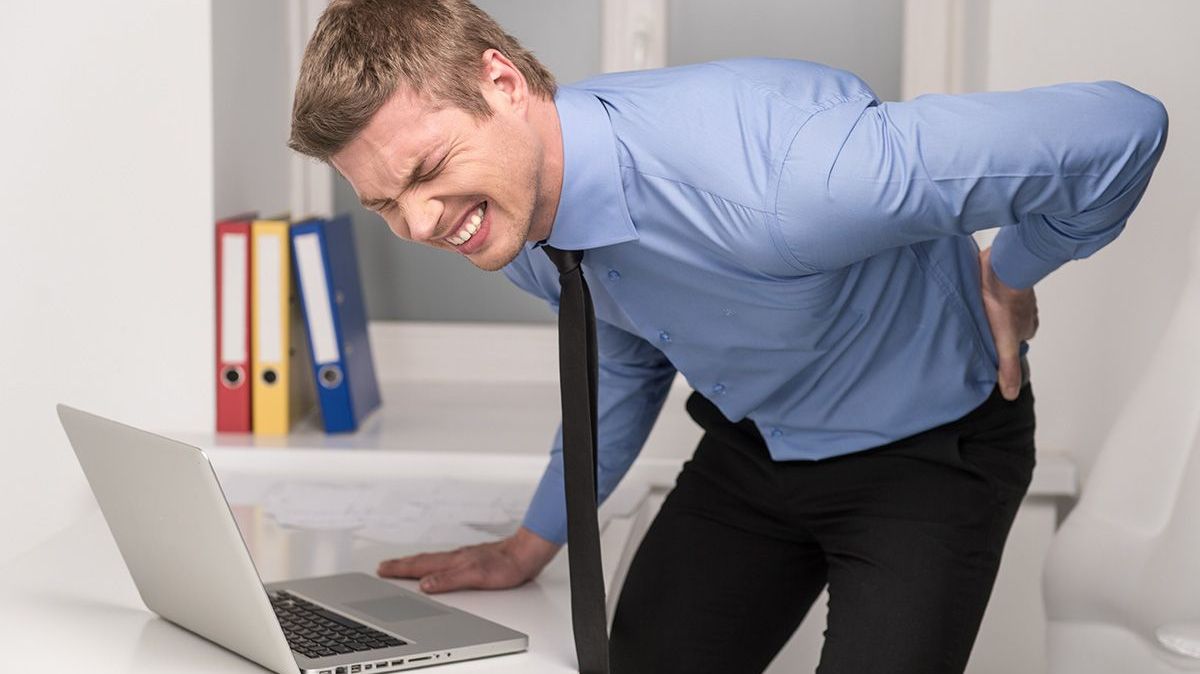 Lipsa acestei vitamine banale ne dă dureri puternice de spate