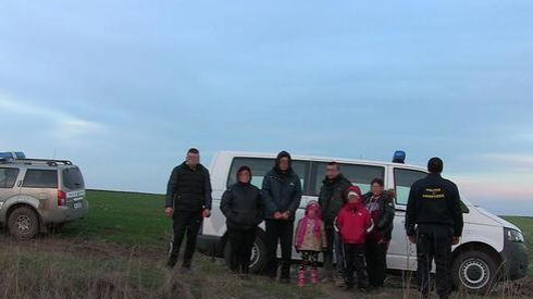 Şase irakieni au fost prinşi în timp ce încercau să intre ilegal în România 