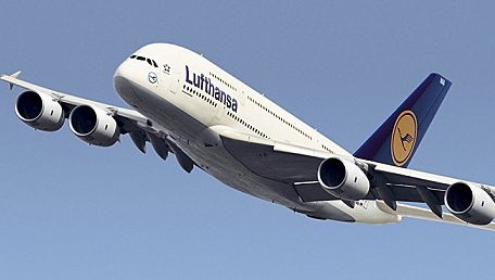 Grevă de 24 de ore a piloților de la Lufthansa, începând din noaptea de marți spre miercuri