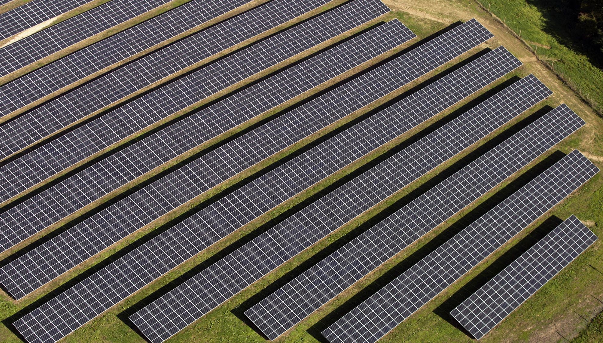 O companie lansează un proiect de acoperire a drumurilor cu panouri solare