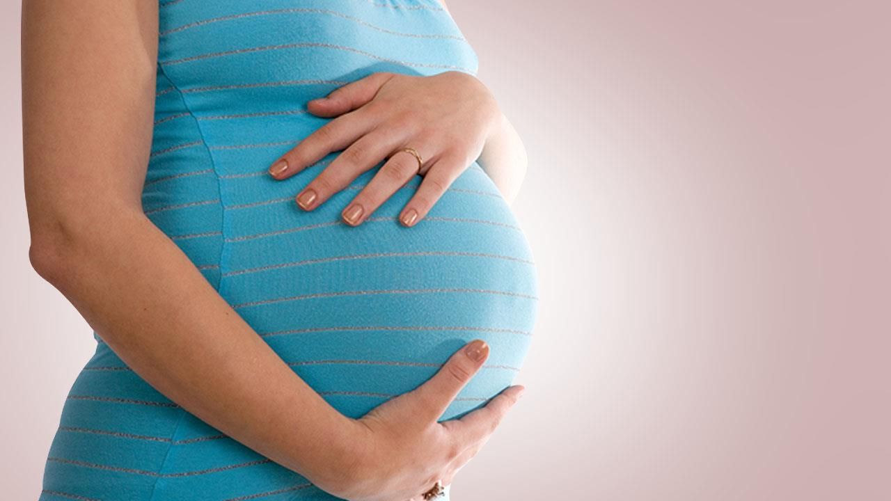 O mare vedetă a anunţat că este însărcinată. A ţinut secretul până a început să i se vadă burtica