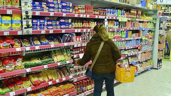 România, avertizată de UE cu sancţiuni, dacă nu modifică legea produselor româneşti de la raft