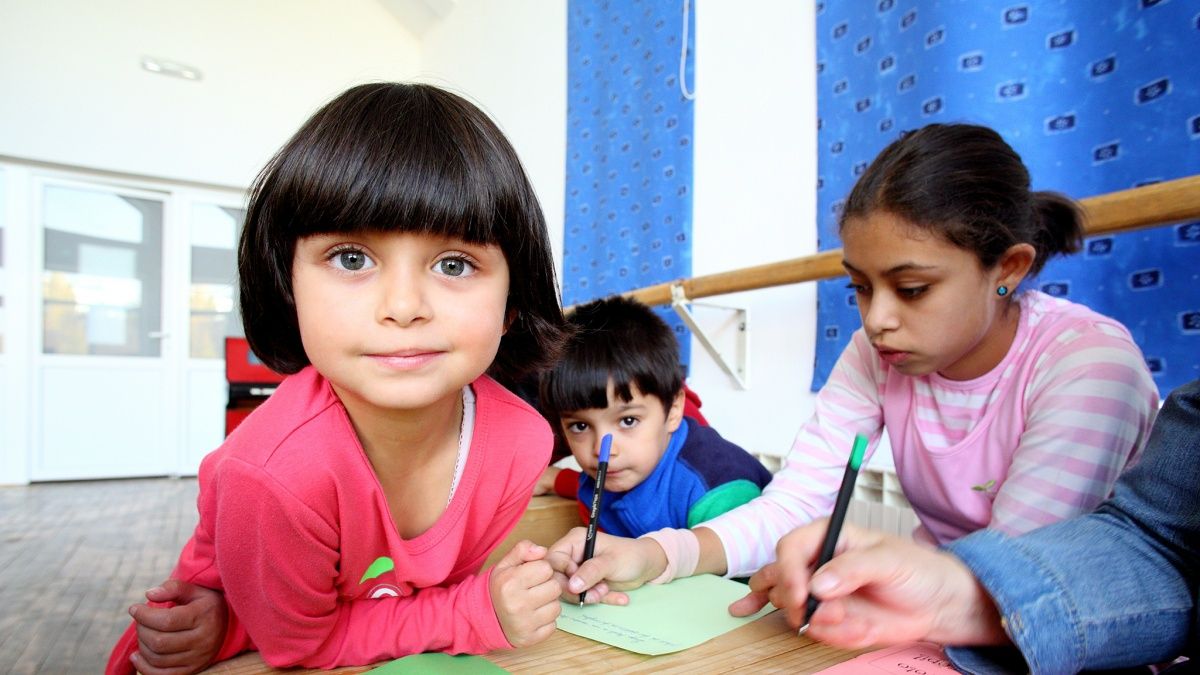 Studiu alarmant. Jumătate din copiii aflați în plasament au cel puțin un frate în aceeaşi situaţie