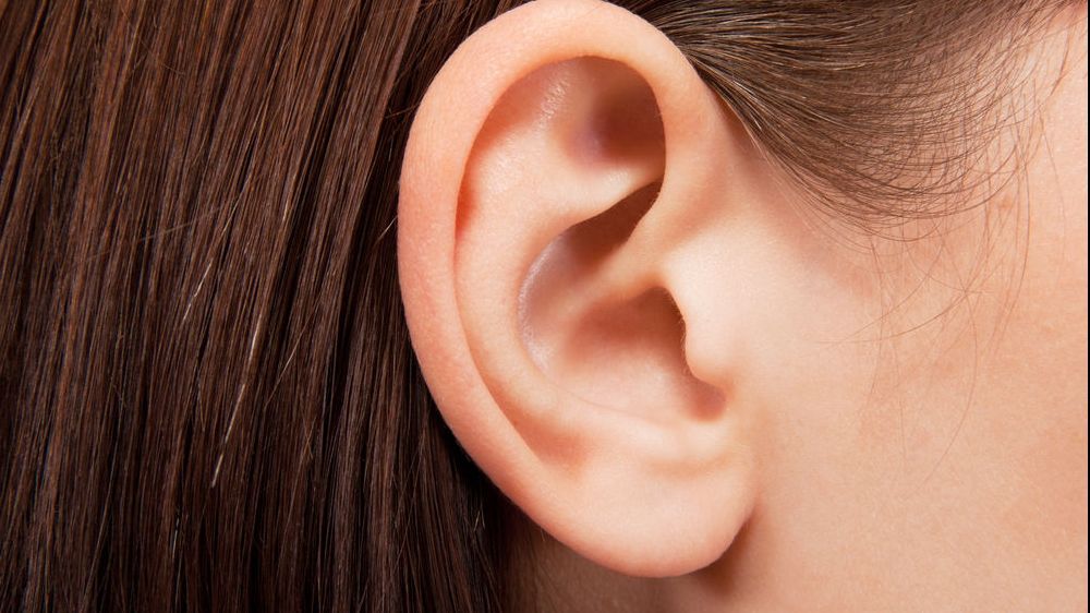 Unii oameni au acest semn lângă ureche. E incredibil ce semnifică