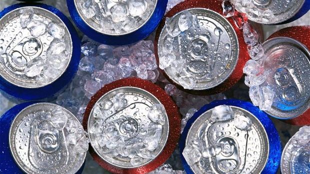 De ce îngrașă sucurile atât de tare. Un artist a slăbit aproape 25 de kilograme după ce a renunțat la băuturile carbogazoase