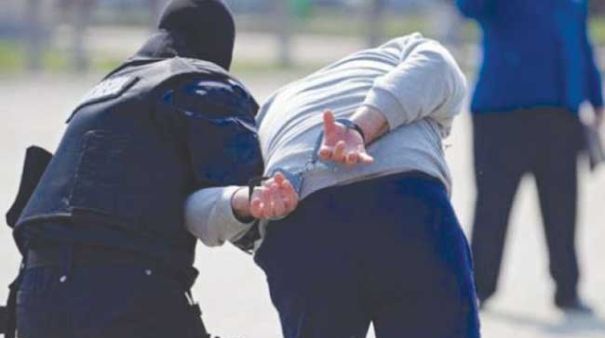 Doi indivizi au fost reținuți de DIICOT pentru trafic internațional de droguri de mare risc 