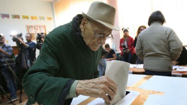 Mai puțini alegători pe listele pentru Parlamentare. Numărul românilor scade dramatic