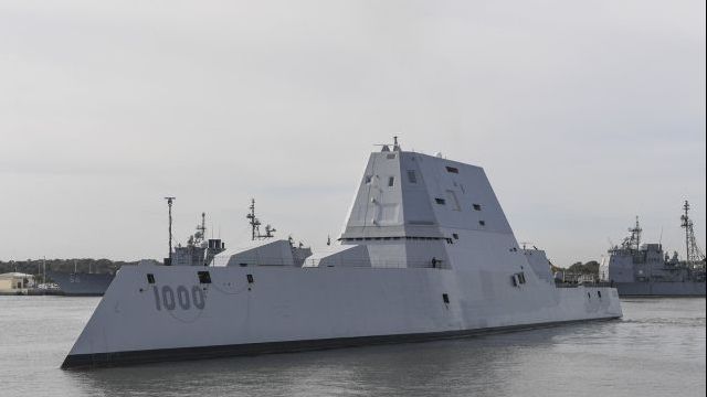 Acesta este cel mai puternic distrugător american! Proiectilele costă 800.000 de dolari bucata