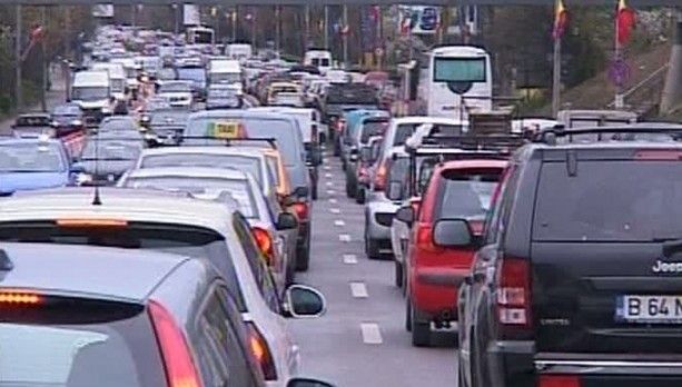 Cozmin Guşă, despre blocajul de pe Valea Prahovei: Regresul Poliţiei în a organiza traficul 