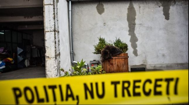 Şocant! Bărbatul care și-a ucis de Crăciun soția și fiica a cerut să meargă la înmormântare 