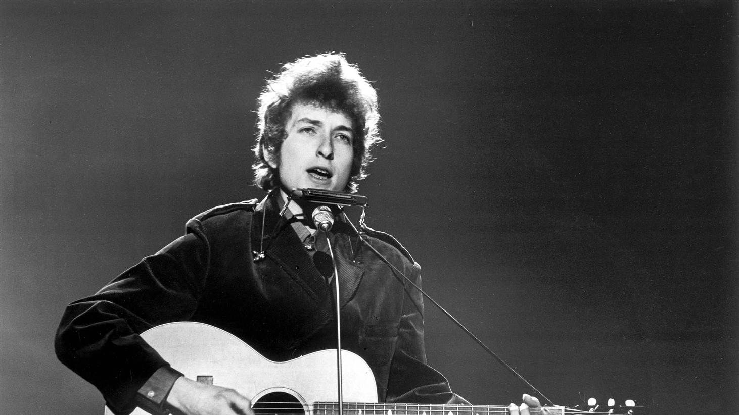 Bob Dylan a mulţumit, în sfârşit, pentru Premiul Nobel dar trimite pe altcineva la ceremonie