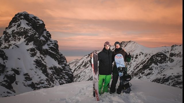 Echipa românească Făgăraș Winter Action Sports cucerește pârtiile! Doi tineri fac senzație
