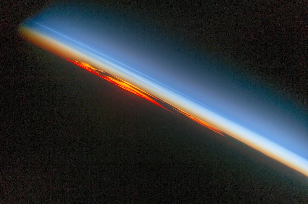 Spectaculos: cum arată un apus de soare INCENDIAR, văzut de pe ISS