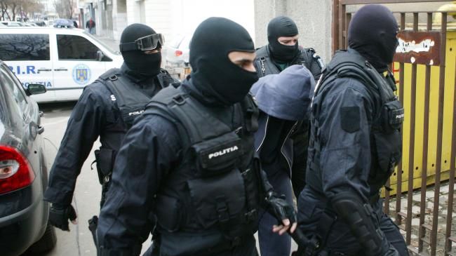 Doi bărbați din Sibiu, cercetați pentru omor. Cei doi, bănuiți că au ucis din bătaie un tânăr 