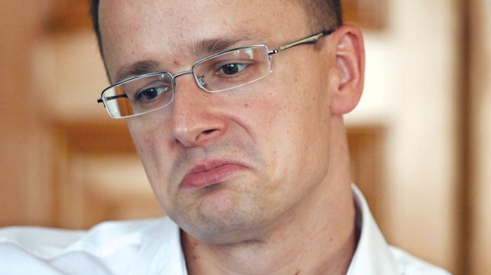Hungarian Spectrum îl critică pe Szíjjártó: "Hai să avem un nou inamic: România"