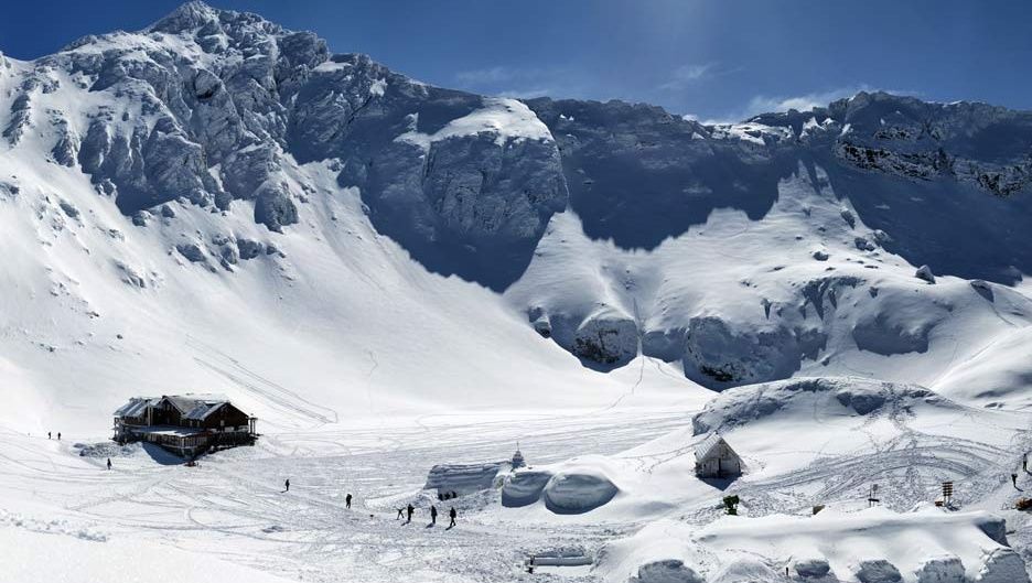 Unde se află în acest moment cel mai gros strat de zăpadă din România?