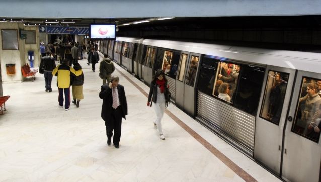 Tragedie la metrou! Un pasager a murit în vagonul unui tren în staţia Mihai Bravu