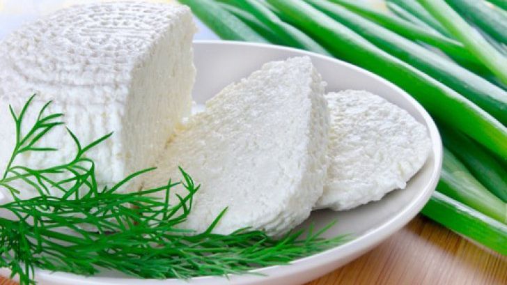 Dieta cu brânză de vaci. Meniul complet care te ajută să slăbeşti rapid