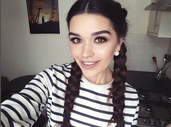 O fostă miss Italia face deszăpezire în România. Are contracte de peste 16 milioane lei