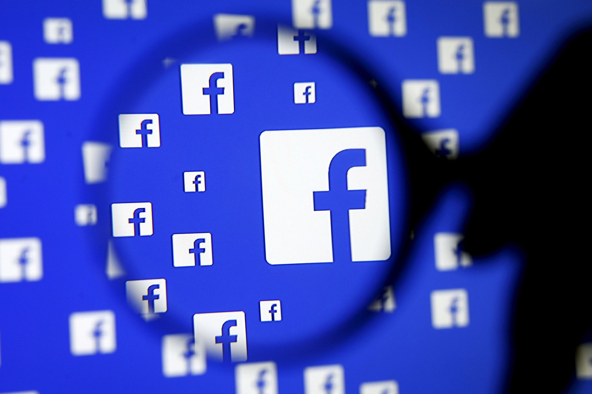 Cum să afli dacă cineva urmărește pe ascuns tot ce faci pe Facebook
