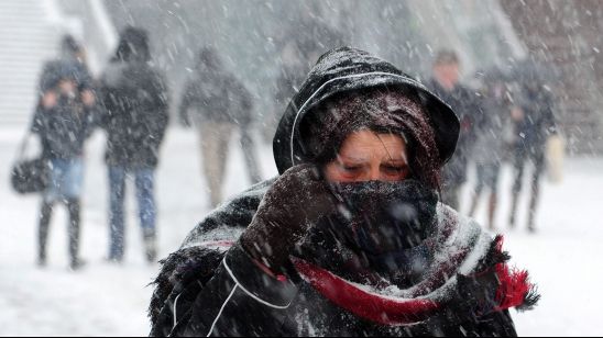 Cea mai mare greşeală pe care o facem când e ger. Ne poate afecta GRAV sănătatea