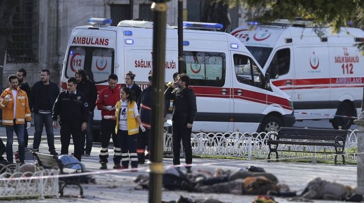 Atentat Istanbul. Poliţia turcă a arestat doi străini pe aeroportul Ataturk