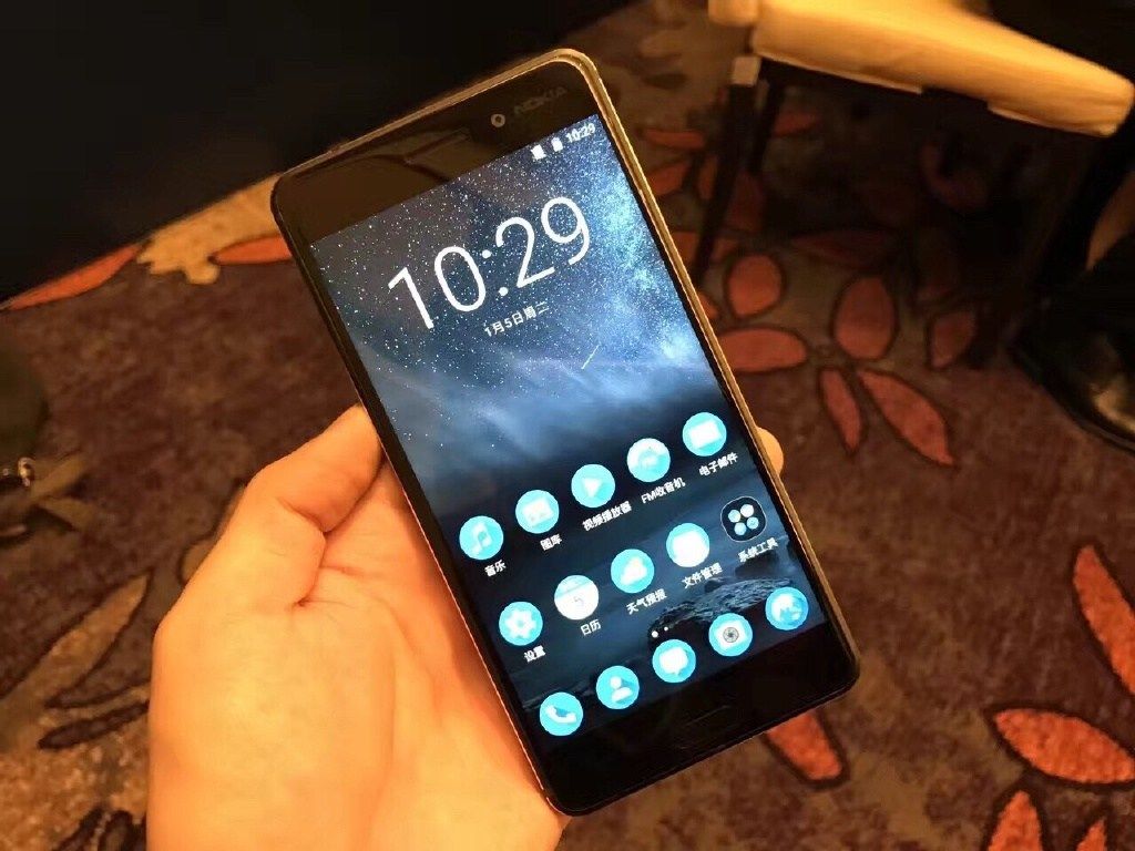 Tot stocul Nokia 6 s-a vândut în mai puţin de 1 minut