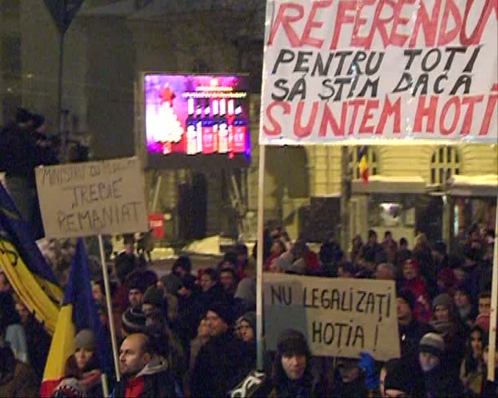 CNA, în şedinţă: "Protestele, fără autorizaţie. Televiziunile, echilibrate"