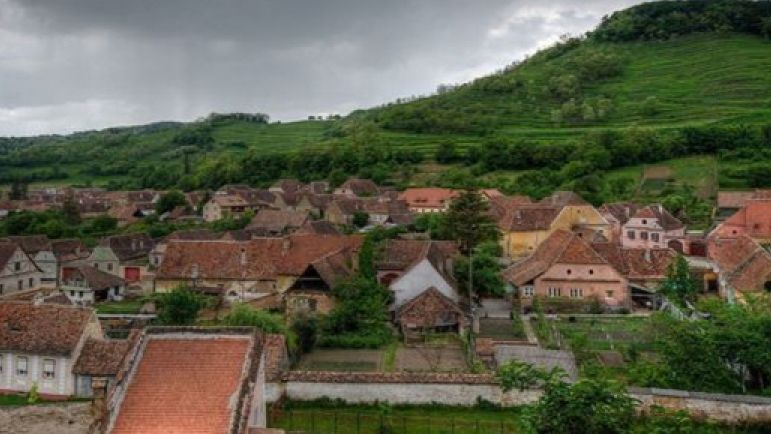 Satul occidental din România care ne demonstrează că şi la noi se poate 