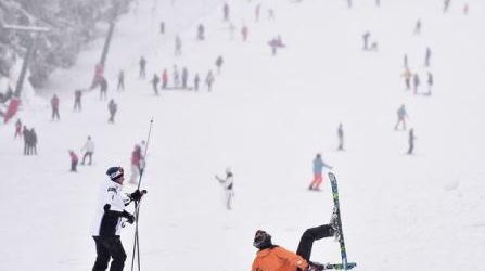 Peste 40 de intervenții pe pârtiile de schi din Predeal, Poiana Brașov și Bran 