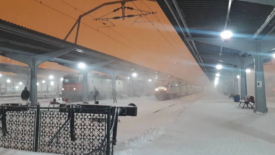 Trenul Constanţa-Iaşi a fost retras din circulaţie, chiar pe traseu. Ce s-a întâmplt cu pasagerii 