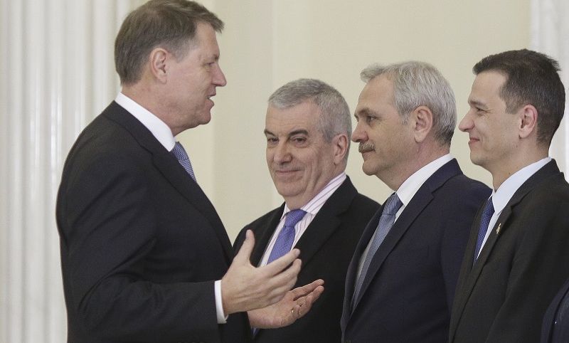 Cei patru miniştri au depus jurământul. Iohannis: Înţeleg remanierea ca pe o întărire a Guvernului 