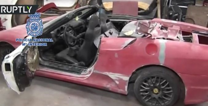 Modelele de Ferrari şi Lamborghini FALSE pe care le fabricau 3 bărbaţi. Porneau de la o Toyota şi...