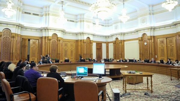 Scandal în Comisia Juridică a Senatului. Reprezentanta P.General, dată afară. OUG 14, adoptată